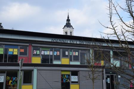 Učenci OŠ Polhov Gradec so Urši Bogataj pripravili toplo dobrodošlico